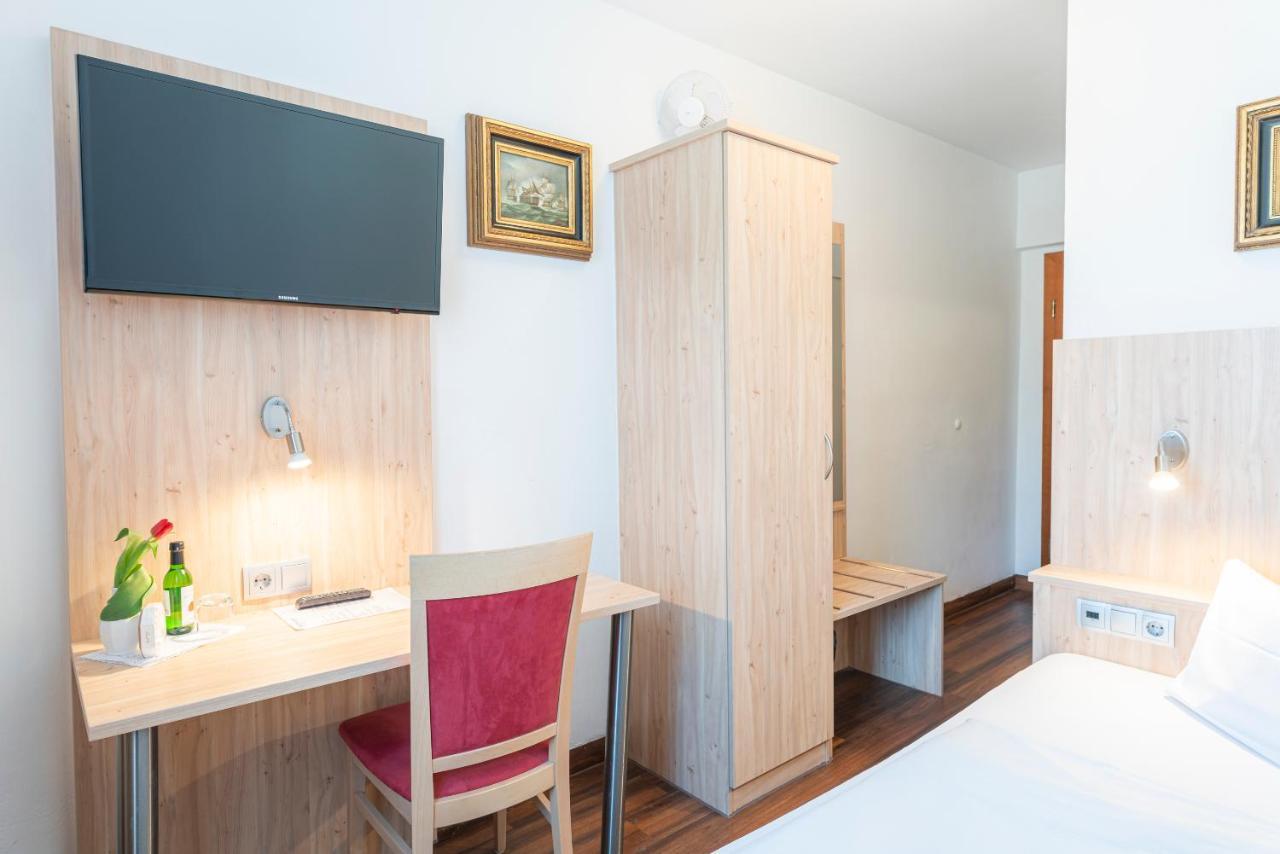 Hotel Astoria Stuttgart City Екстериор снимка