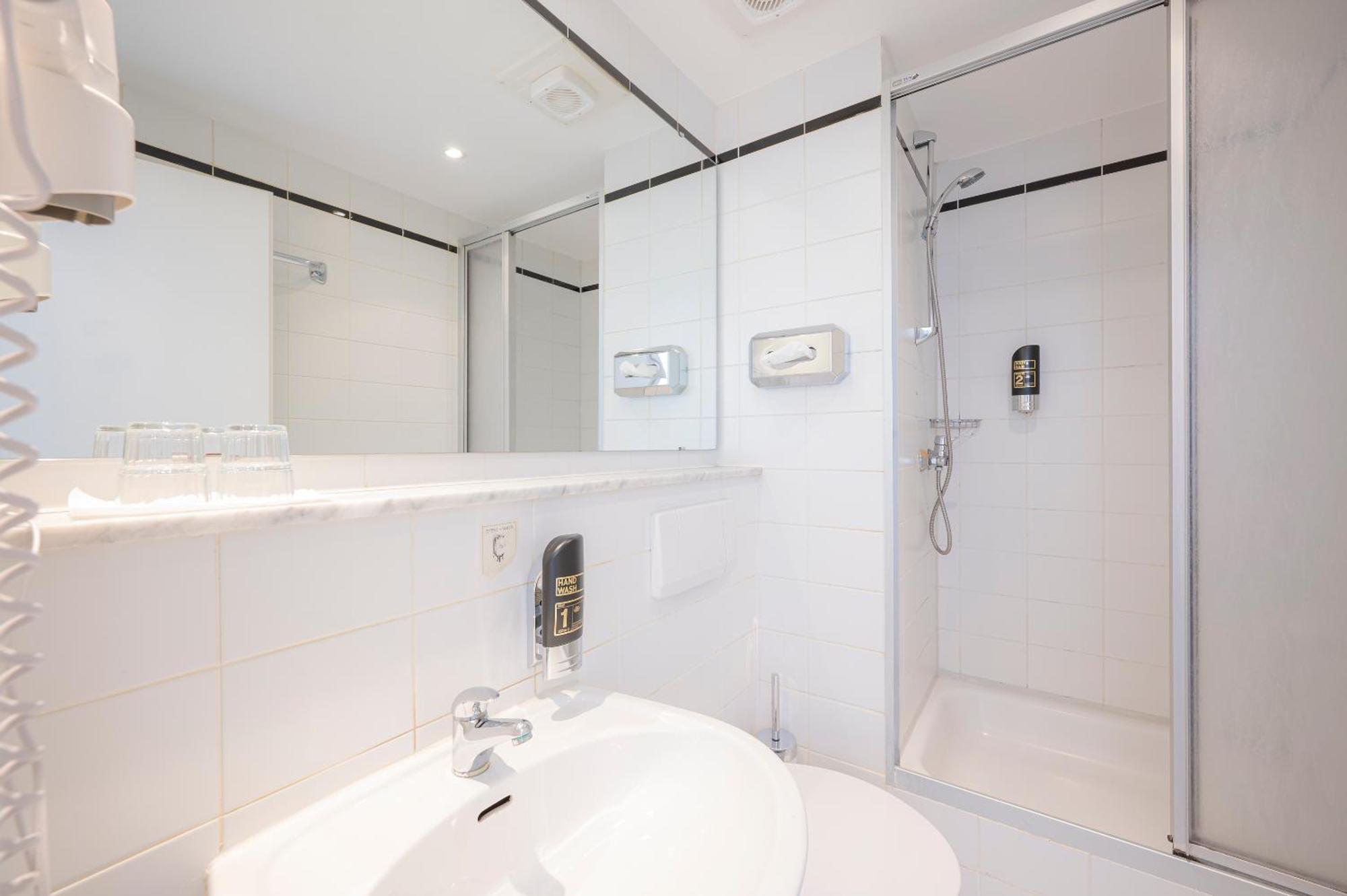 Hotel Astoria Stuttgart City Екстериор снимка